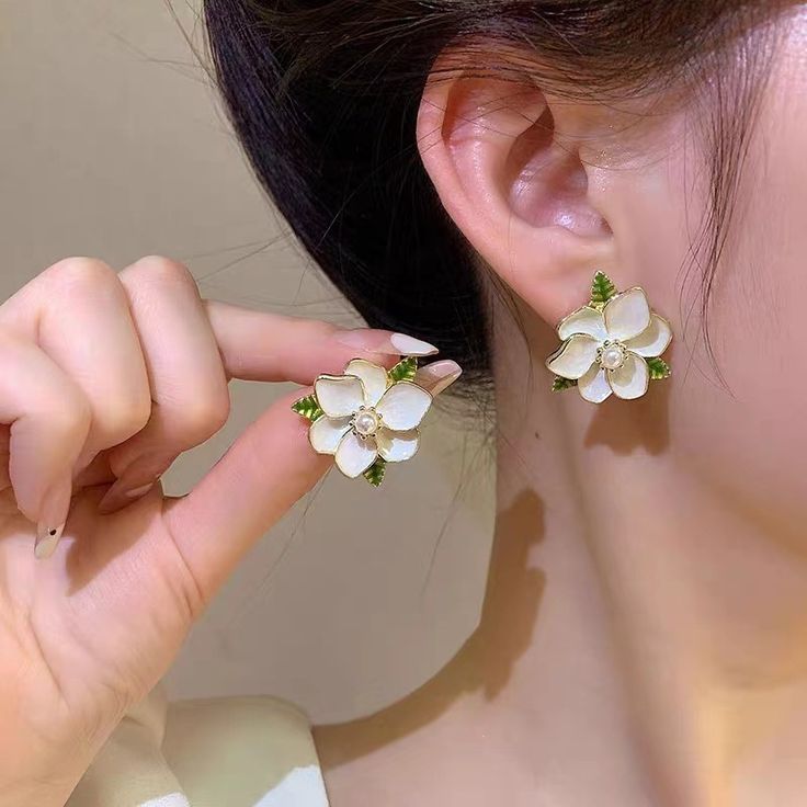 Elegant Floral Stud Earrings