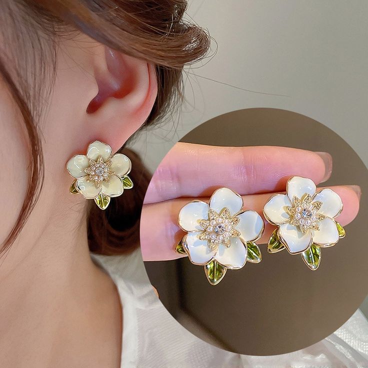 Elegant Floral Stud Earrings