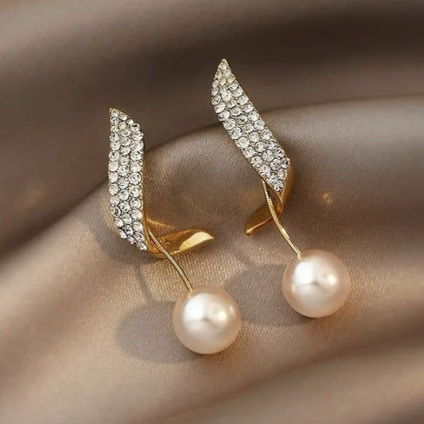 Leaf Pearl Drop Earrings – Gold Plated