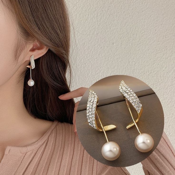 Leaf Pearl Drop Earrings – Gold Plated