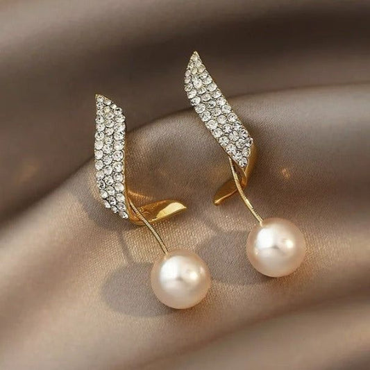 Leaf Pearl Drop Earrings – Gold Plated