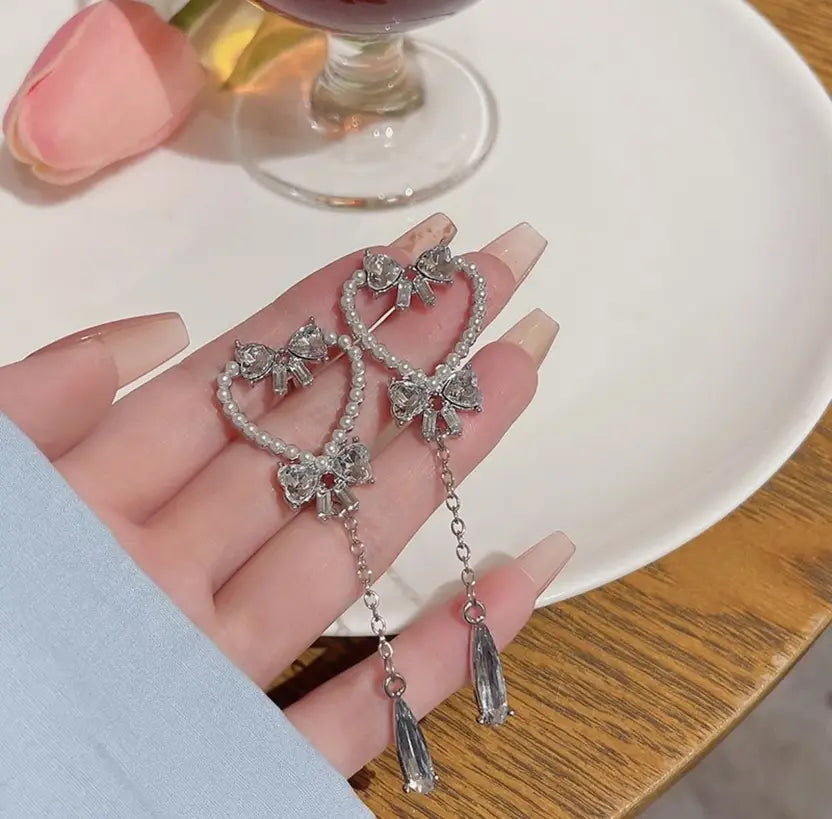 Heart-Shaped Beautiful Earrings – Elegant Korean Tassel Design